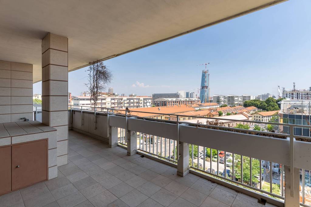 appartamento in vendita a Milano in zona Bocconi