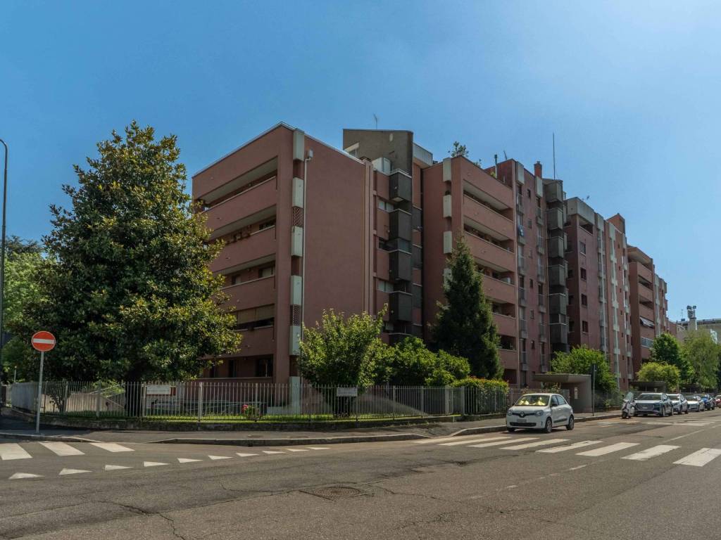 appartamento in vendita a Milano in zona Trenno