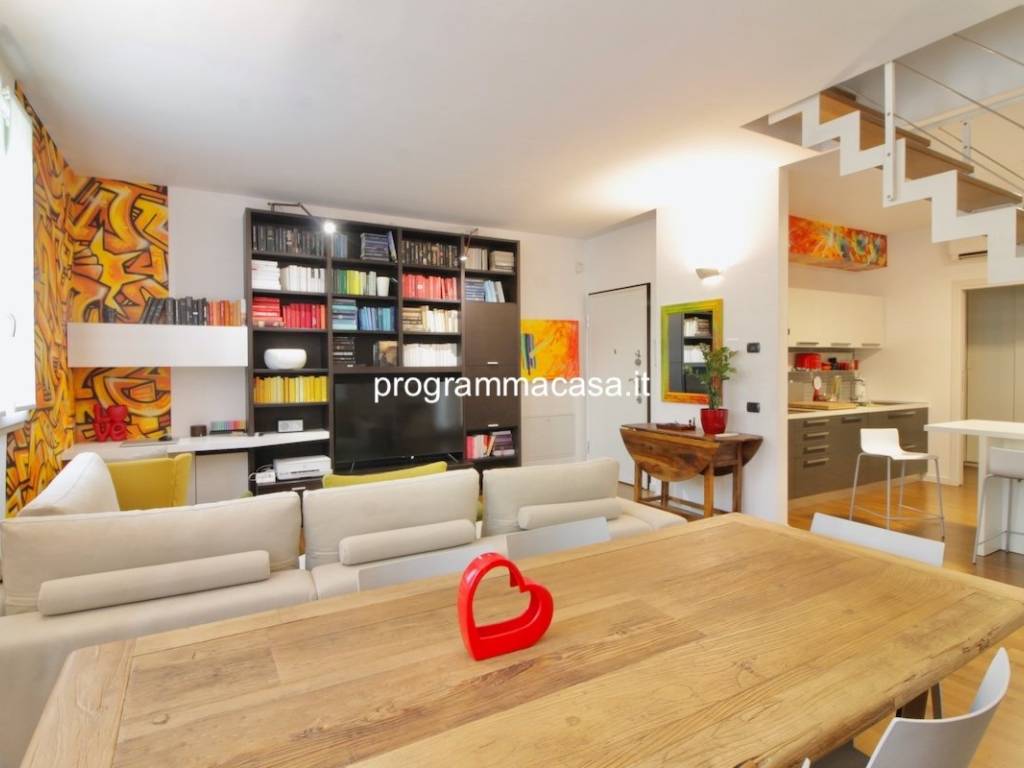 appartamento in vendita a Milano in zona Lambrate