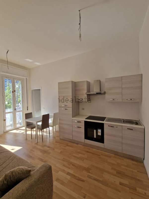 appartamento in vendita a Milano in zona Famagosta
