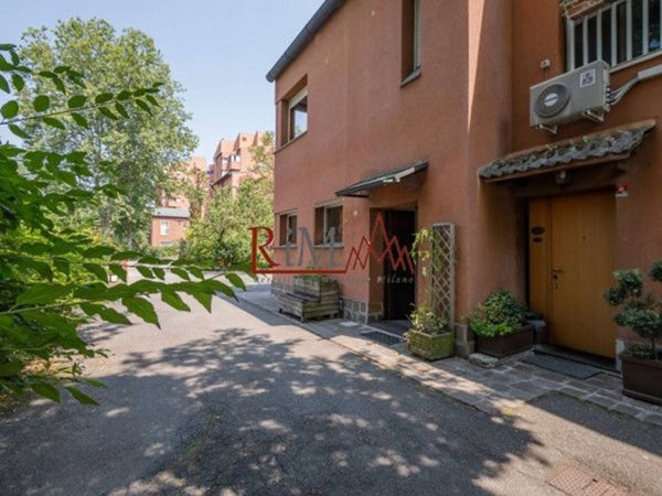 casa indipendente in vendita a Milano in zona Forze Armate