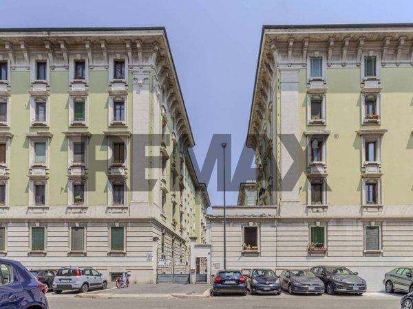 appartamento in vendita a Milano in zona Montalbino