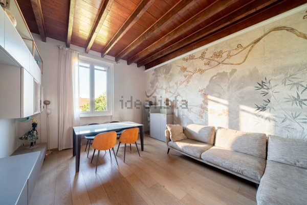 appartamento in vendita a Milano in zona Isola