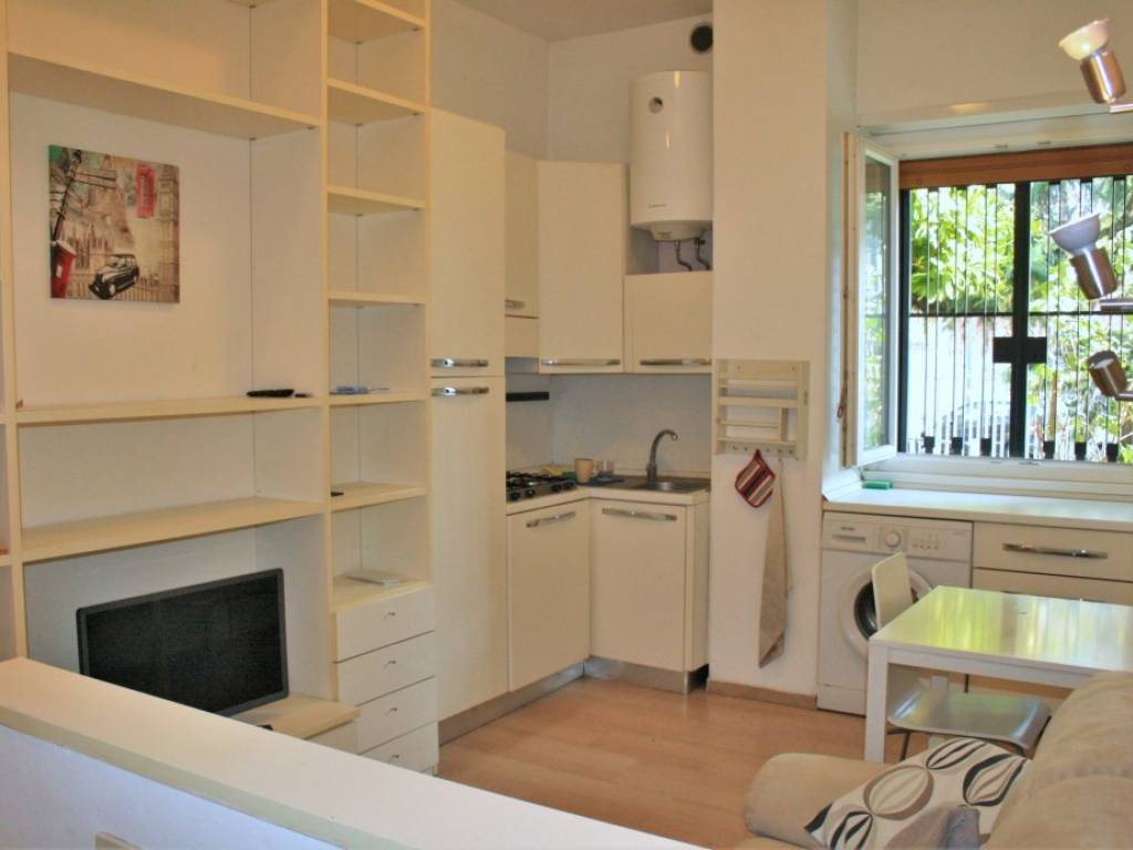 appartamento in vendita a Milano in zona Bande Nere