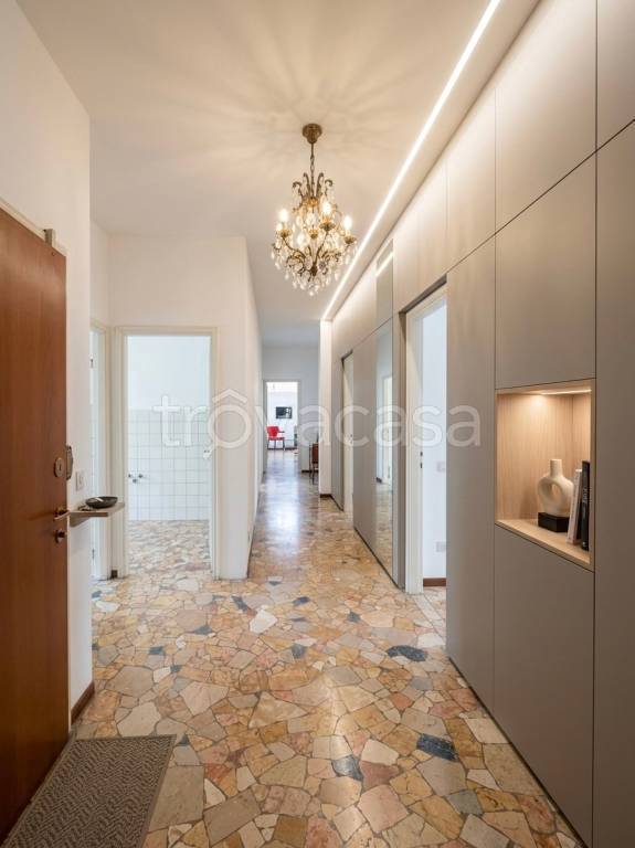 appartamento in vendita a Milano in zona Il Portello