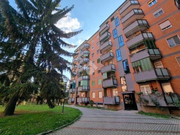 appartamento in vendita a Milano in zona Lorenteggio