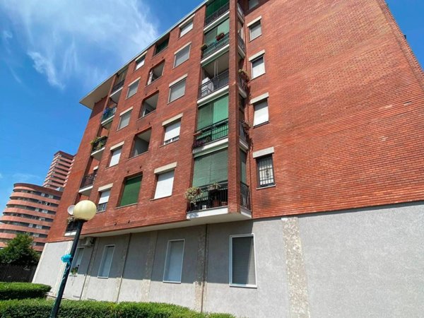 appartamento in vendita a Milano in zona Crescenzago