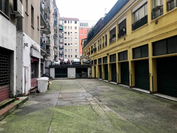 locale commerciale in vendita a Milano