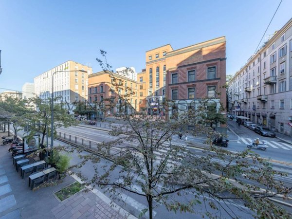 appartamento in vendita a Milano in zona Guastalla