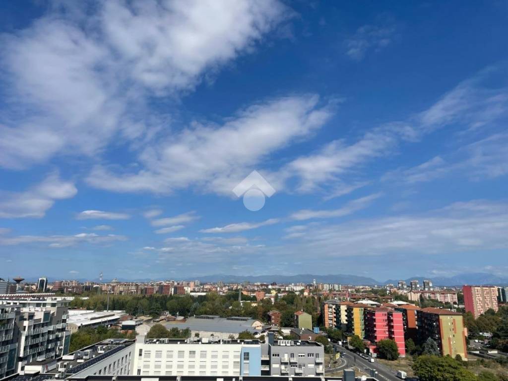 appartamento in vendita a Milano in zona Adriano