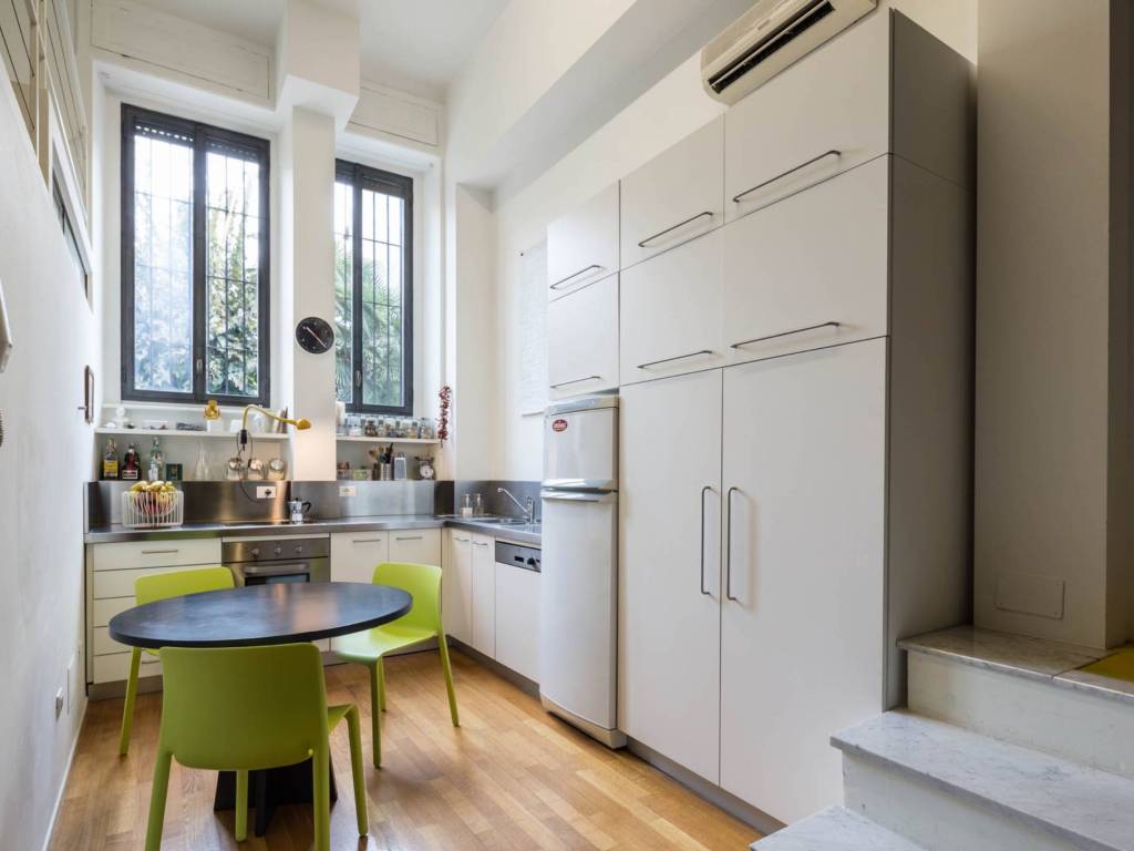 appartamento in vendita a Milano in zona San Cristoforo