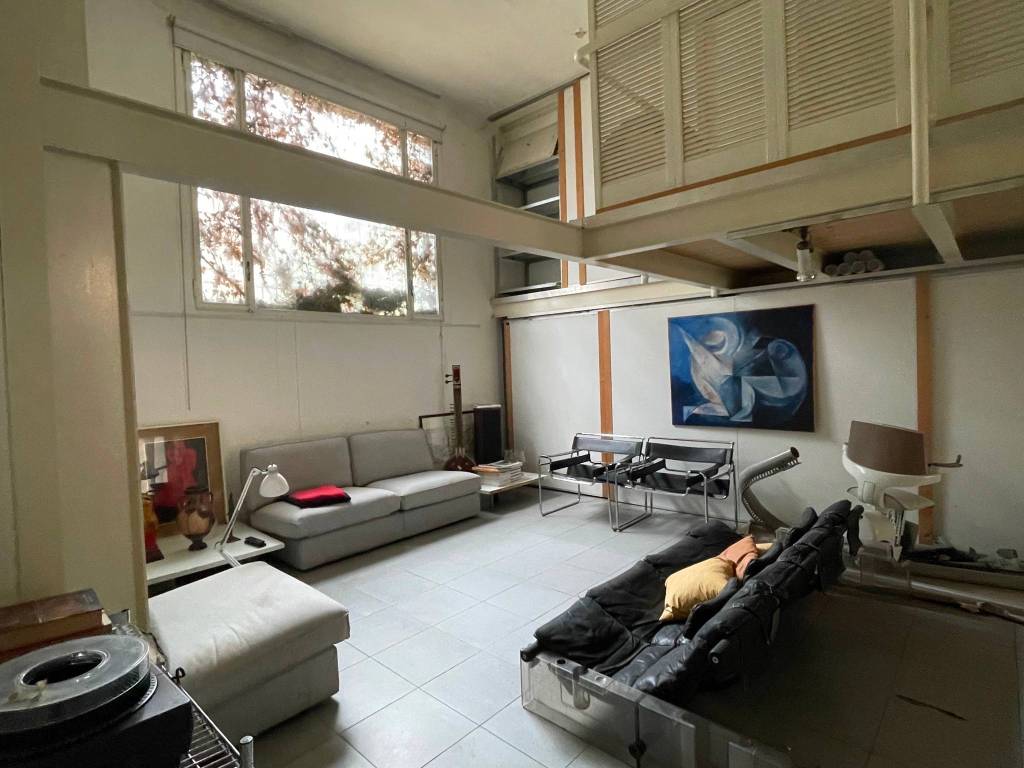 appartamento in vendita a Milano in zona Barona