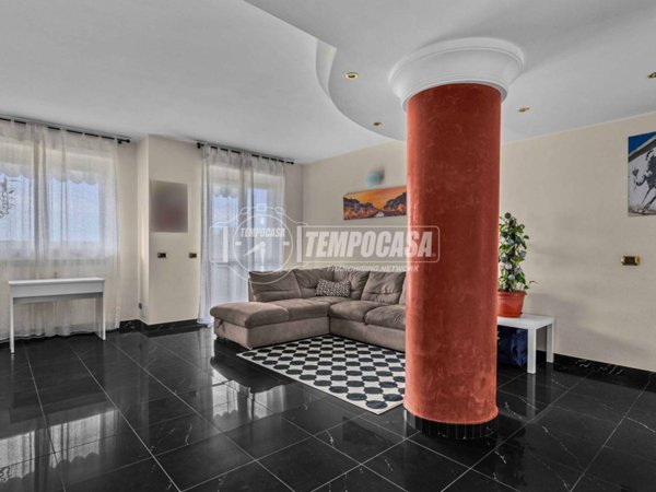appartamento in vendita a Milano in zona Barona