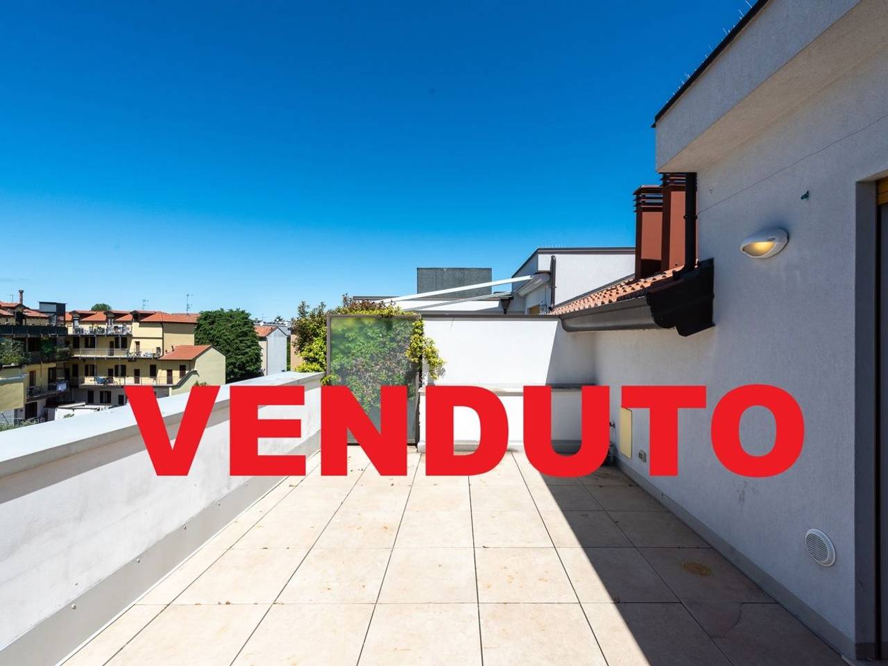 appartamento in vendita a Milano in zona Baggio