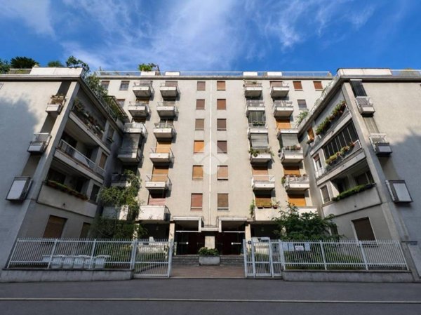 appartamento in vendita a Milano in zona Piazzale Lodi