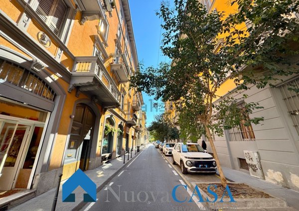 appartamento in vendita a Milano in zona Guastalla