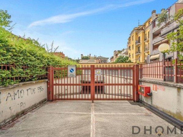 negozio in vendita a Milano in zona Dergano