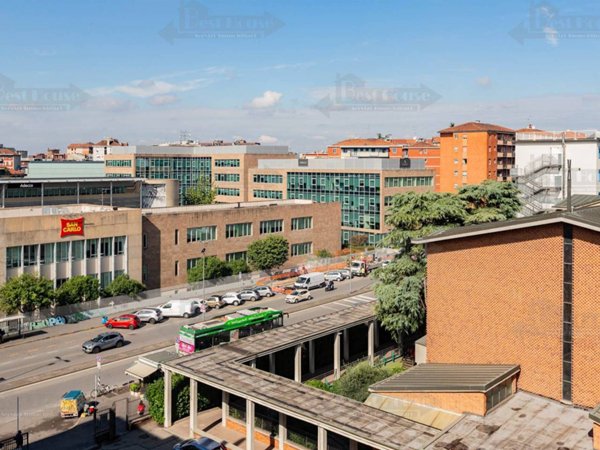 appartamento in vendita a Milano in zona Feltre