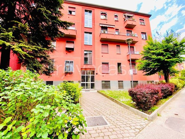appartamento in vendita a Milano in zona Ponte Seveso
