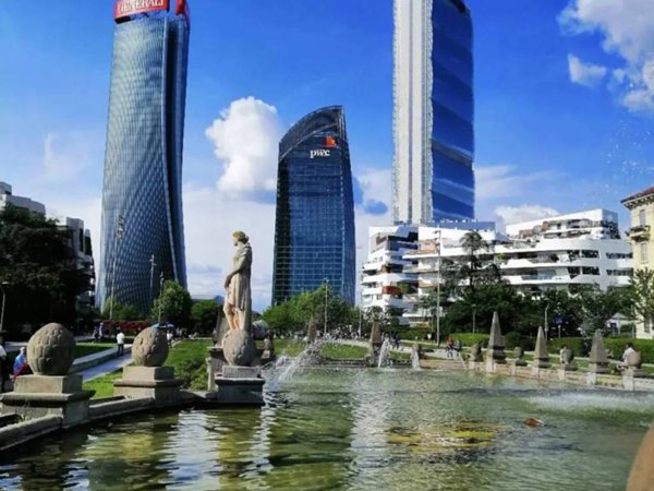 intera palazzina in vendita a Milano in zona Vigentino