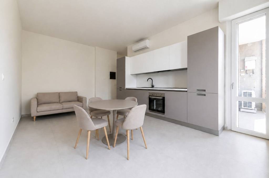 appartamento in vendita a Milano in zona Lorenteggio