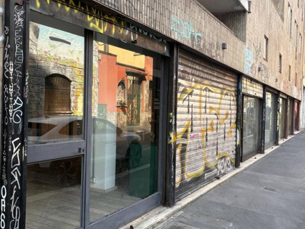 negozio in vendita a Milano in zona Conchetta