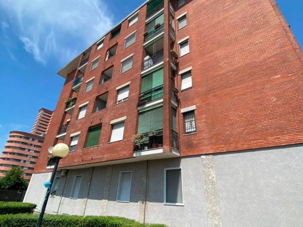 appartamento in vendita a Milano in zona Adriano