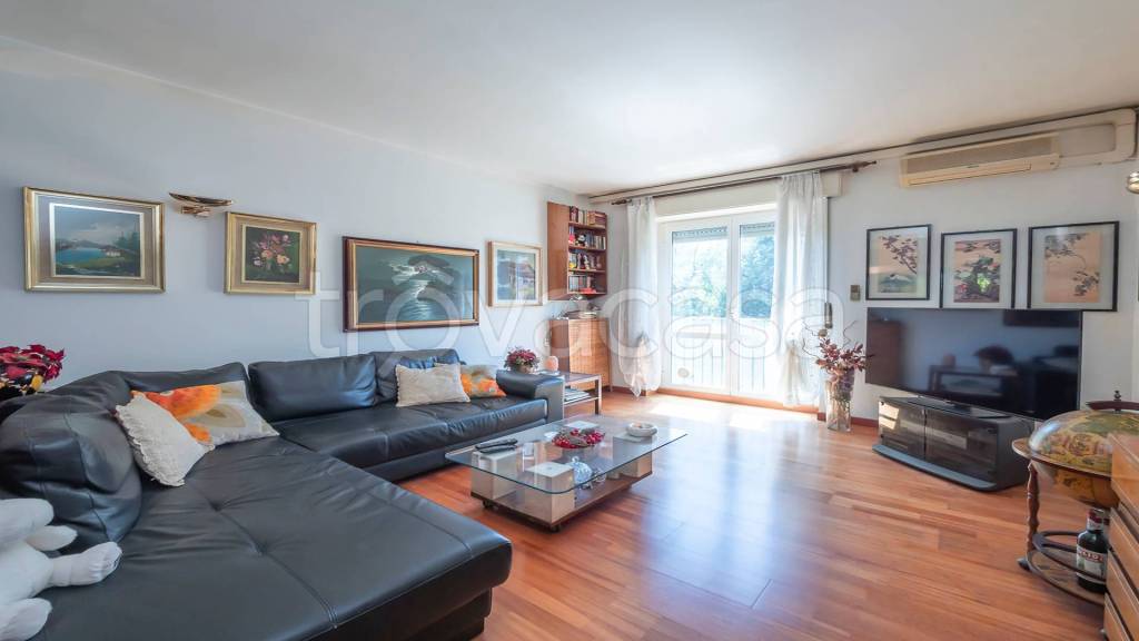 appartamento in vendita a Milano in zona Forlanini