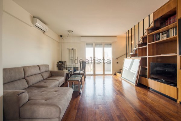 appartamento in vendita a Milano in zona Famagosta