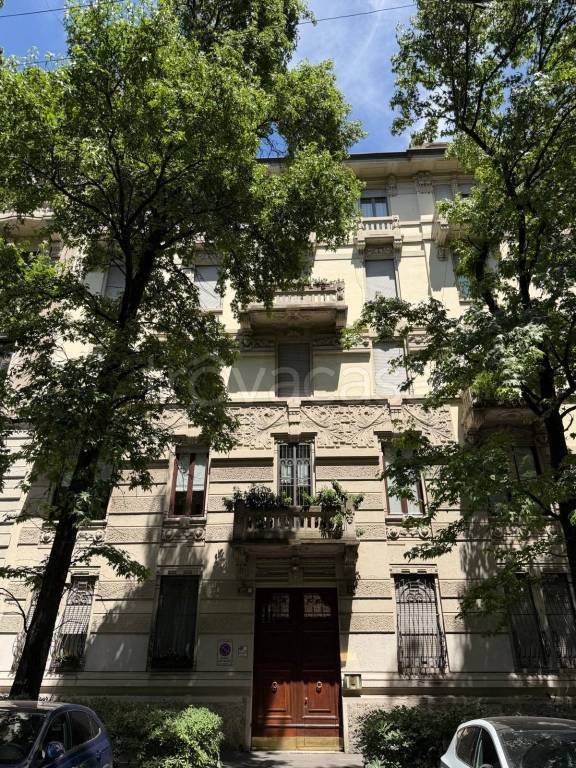 appartamento in vendita a Milano in zona Sempione