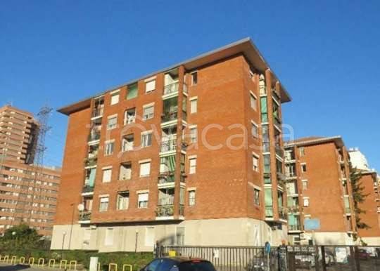 appartamento in vendita a Milano in zona Adriano