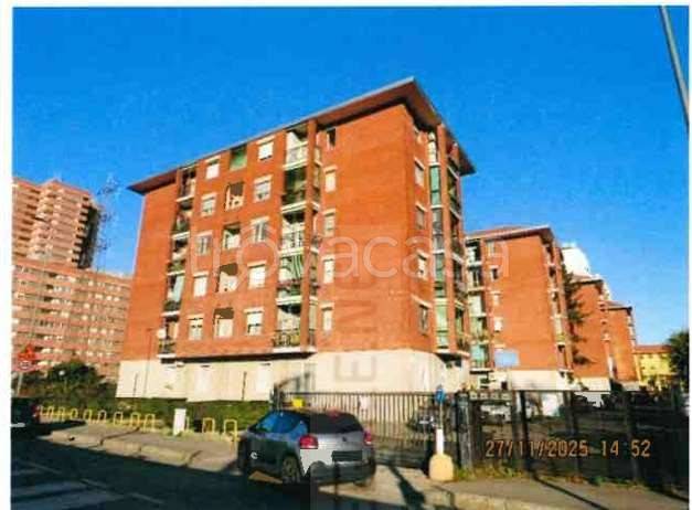 appartamento in vendita a Milano in zona Adriano