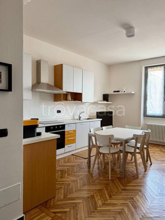 appartamento in vendita a Milano in zona Sant'Ambrogio