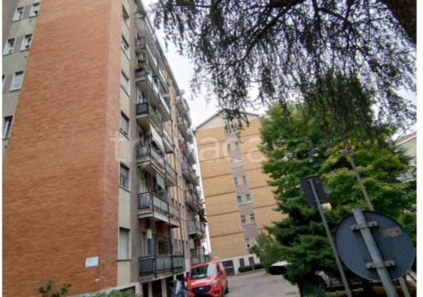 appartamento in vendita a Milano in zona Corvetto