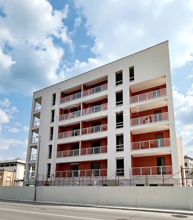 appartamento in vendita a Milano in zona Precotto