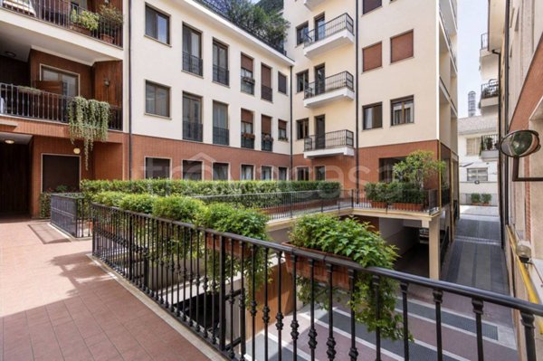 appartamento in vendita a Milano in zona Bocconi