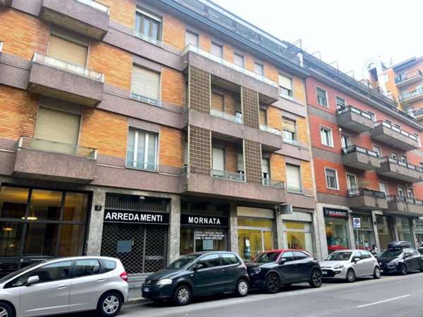 negozio in vendita a Milano in zona Solari