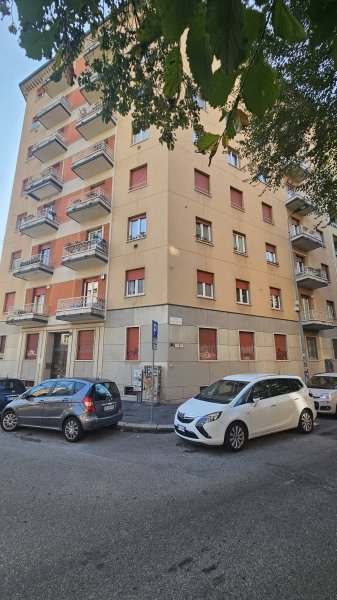 appartamento in vendita a Milano in zona Lambrate