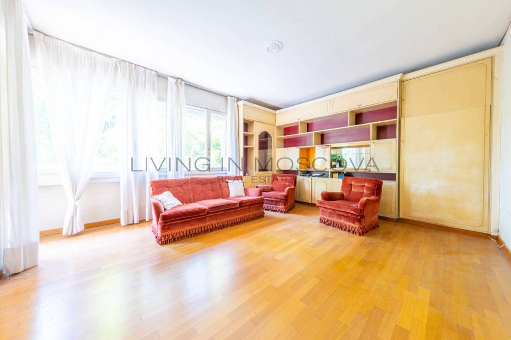 appartamento in vendita a Milano in zona QT8