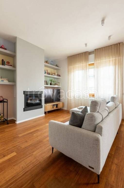 appartamento in vendita a Milano in zona Bovisa