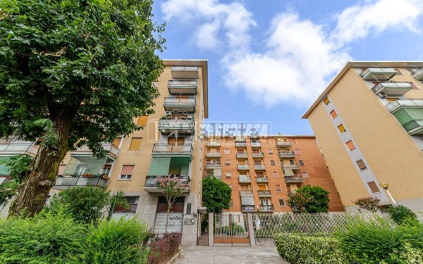 appartamento in vendita a Milano in zona Gorla