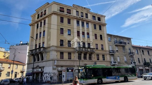 appartamento in vendita a Milano in zona Rembrandt