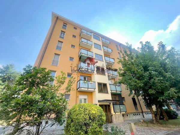 appartamento in vendita a Milano in zona Gallaratese