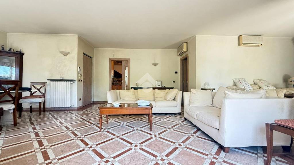appartamento in vendita a Milano in zona Vigentino