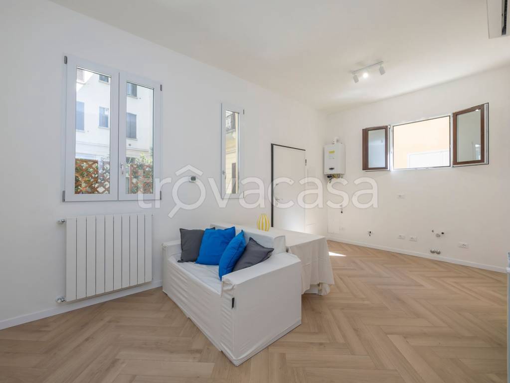 appartamento in vendita a Milano in zona Città Studi