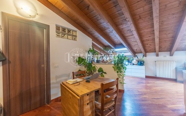 appartamento in vendita a Milano in zona Farini