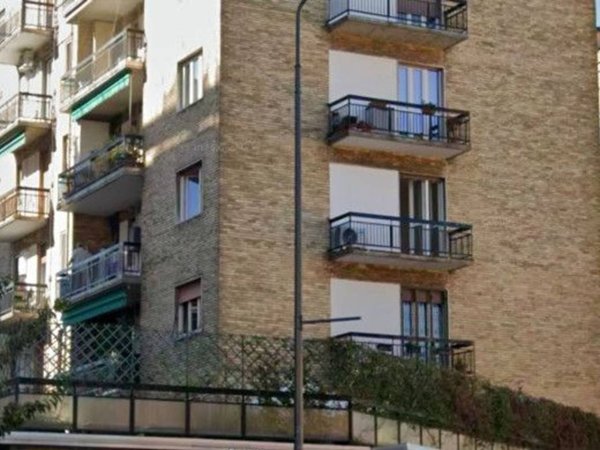 appartamento in vendita a Milano in zona Forze Armate