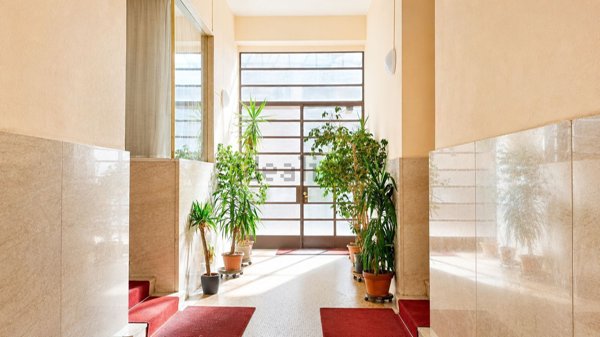 appartamento in vendita a Milano in zona Lorenteggio