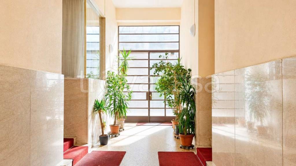 appartamento in vendita a Milano in zona Lorenteggio