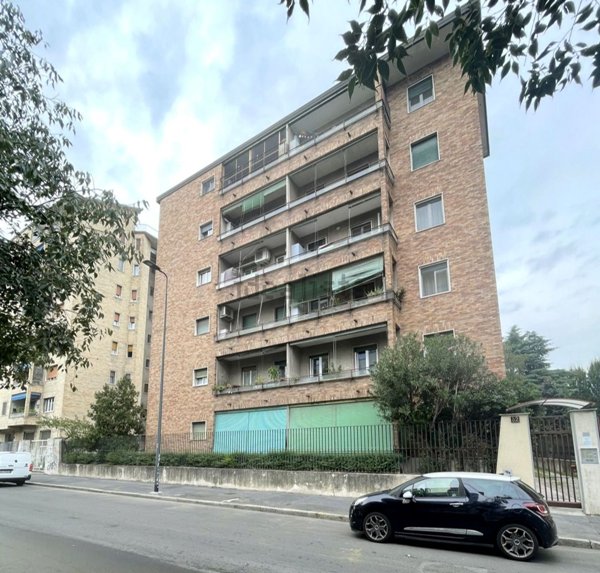 appartamento in vendita a Milano in zona San Cristoforo